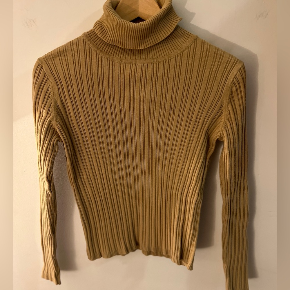 3/$25 Cherokee Vintage Ribbed Turtleneck Sweater - Camel L (Fits S-M)